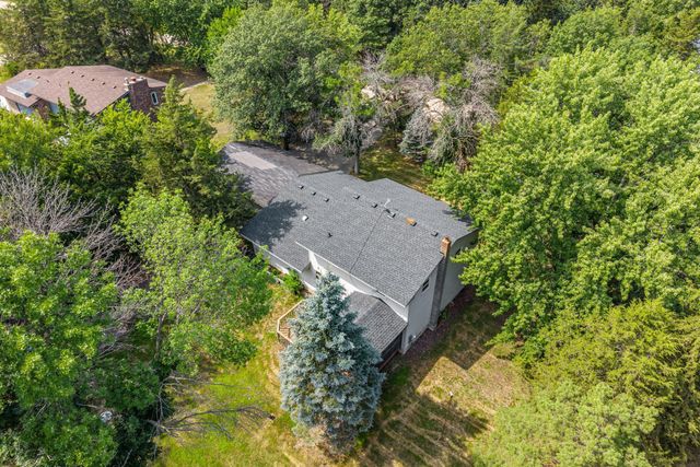 5352 Eagle Creek Boulevard, Shakopee, MN 55379