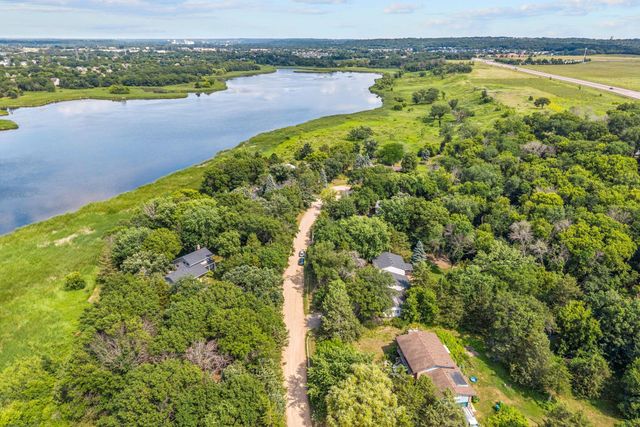 5352 Eagle Creek Boulevard, Shakopee, MN 55379