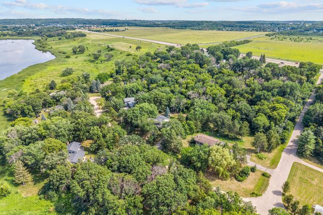 5352 Eagle Creek Boulevard, Shakopee, MN 55379
