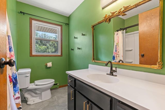 5352 Eagle Creek Boulevard, Shakopee, MN 55379
