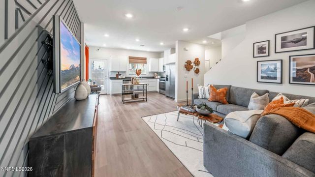 8305 Violet Oak Drive, Reno, NV 89506