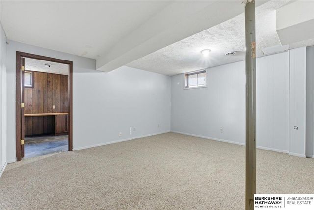 13591 Arbor Street, Omaha, NE 68144