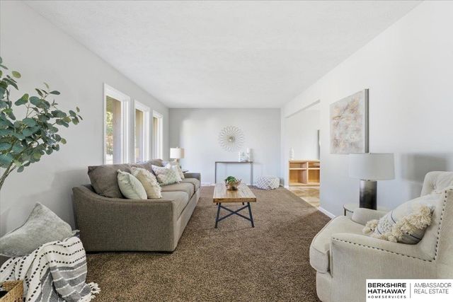 13591 Arbor Street, Omaha, NE 68144