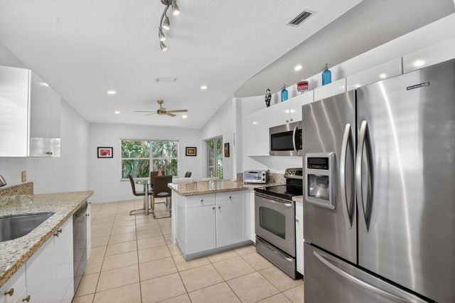 7910 Laina Lane 3, Boynton Beach, FL 33437