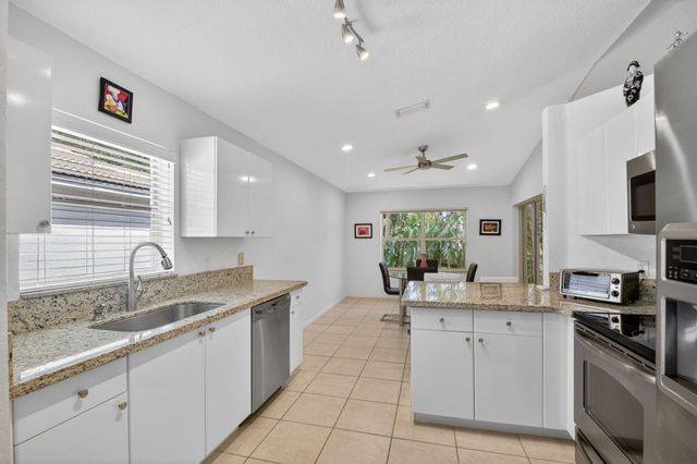 7910 Laina Lane 3, Boynton Beach, FL 33437