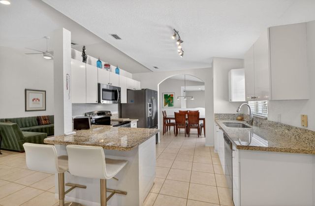 7910 Laina Lane 3, Boynton Beach, FL 33437