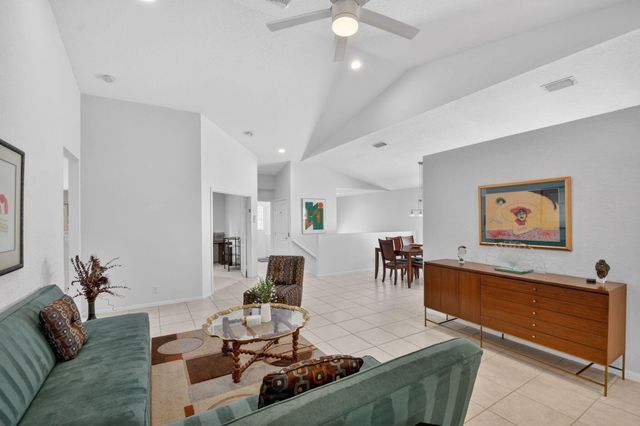 7910 Laina Lane 3, Boynton Beach, FL 33437