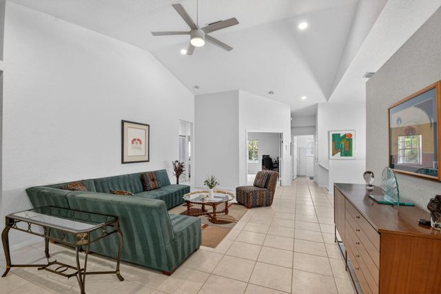 7910 Laina Lane 3, Boynton Beach, FL 33437