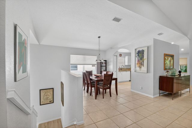 7910 Laina Lane 3, Boynton Beach, FL 33437