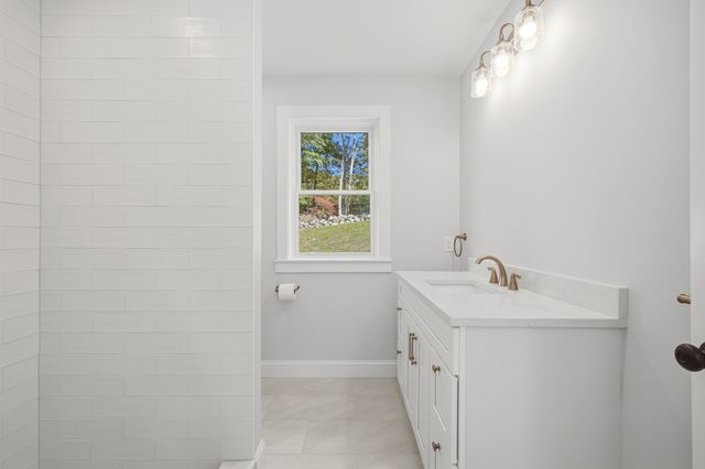 27 Geraldine Drive, Norwood, MA 02062
