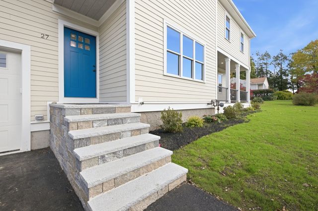 27 Geraldine Drive, Norwood, MA 02062