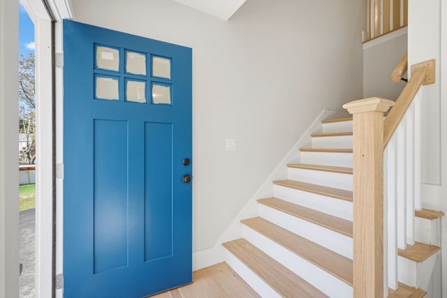 27 Geraldine Drive, Norwood, MA 02062