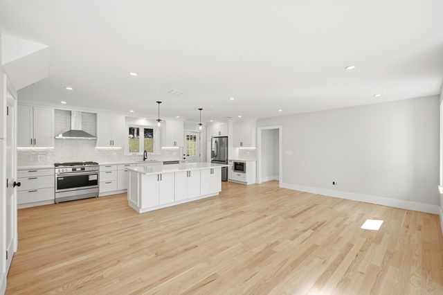 27 Geraldine Drive, Norwood, MA 02062