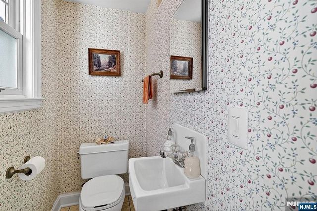 10 North Drive, East Brunswick, NJ 08816
