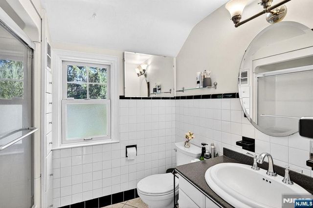 10 North Drive, East Brunswick, NJ 08816