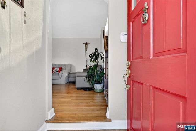 10 North Drive, East Brunswick, NJ 08816