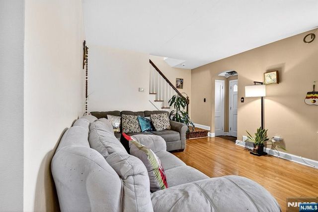 10 North Drive, East Brunswick, NJ 08816