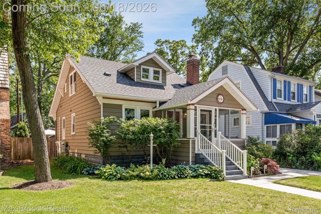 44 Kensington Boulevard, Pleasant Ridge, MI 48069