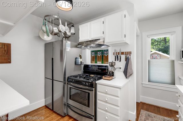44 Kensington Boulevard, Pleasant Ridge, MI 48069