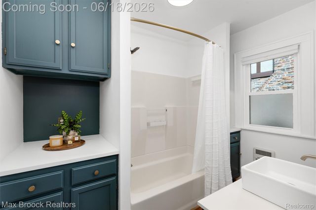 44 Kensington Boulevard, Pleasant Ridge, MI 48069