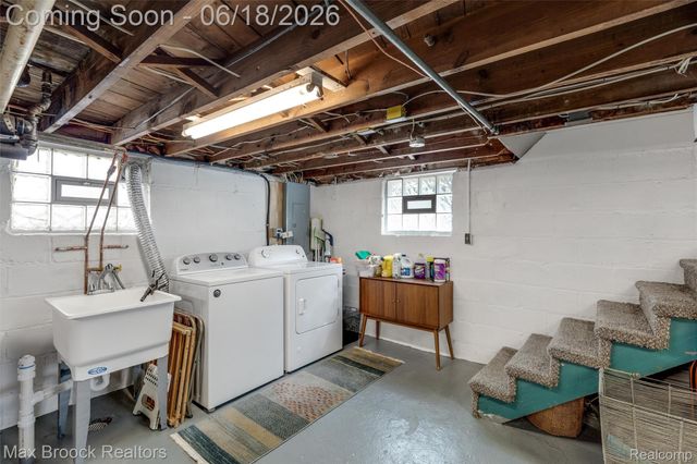 44 Kensington Boulevard, Pleasant Ridge, MI 48069