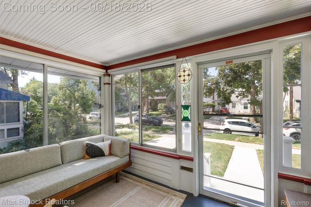 44 Kensington Boulevard, Pleasant Ridge, MI 48069