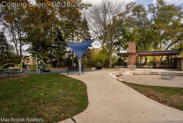 44 Kensington Boulevard, Pleasant Ridge, MI 48069