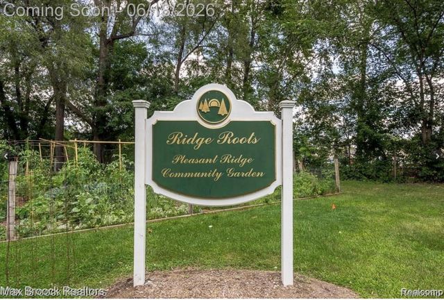 44 Kensington Boulevard, Pleasant Ridge, MI 48069