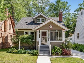 44 Kensington Boulevard, Pleasant Ridge, MI 48069