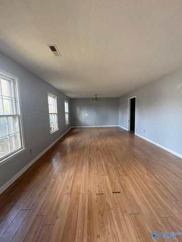 1314 Castleman Avenue SW, Decatur, AL 35601