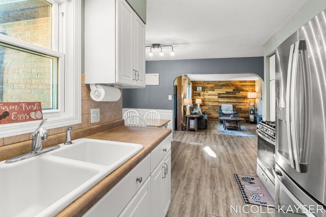 10471 Chicago Drive, Holland Twp, MI 49464