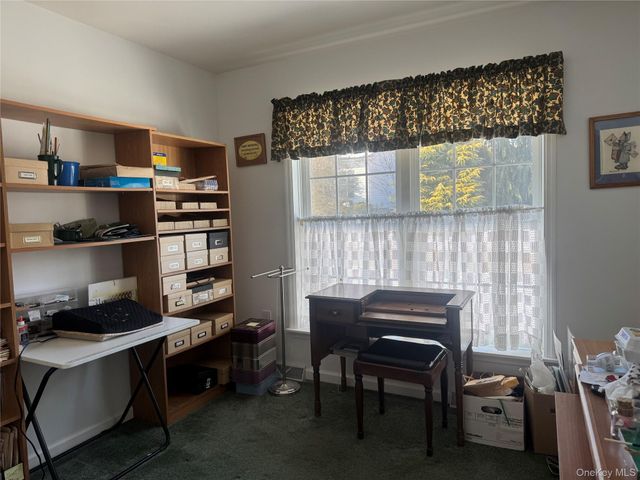 1407 Middle Road 275, Calverton, NY 11933