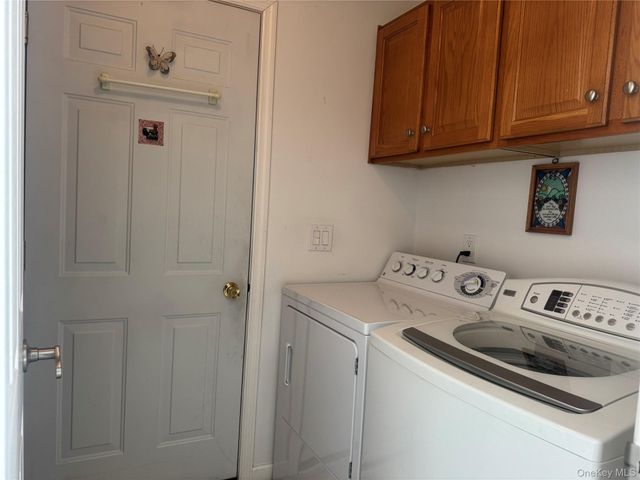 1407 Middle Road 275, Calverton, NY 11933