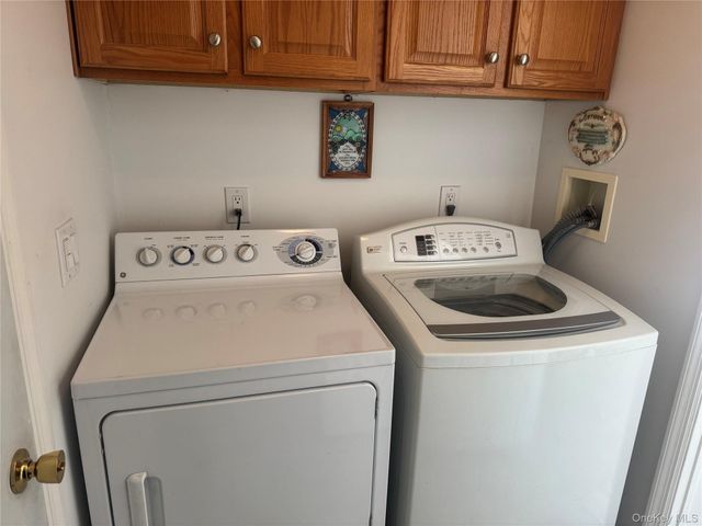 1407 Middle Road 275, Calverton, NY 11933