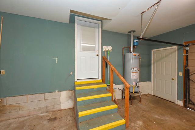1544 Neelys Bend Rd, Madison, TN 37115