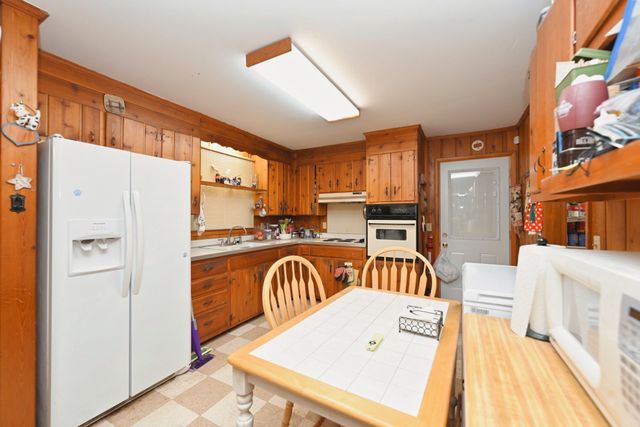 1544 Neelys Bend Rd, Madison, TN 37115