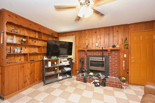 1544 Neelys Bend Rd, Madison, TN 37115