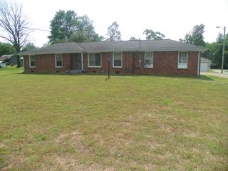 1544 Neelys Bend Rd, Madison, TN 37115