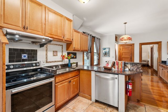 305 Central Street, Newton, MA 02466