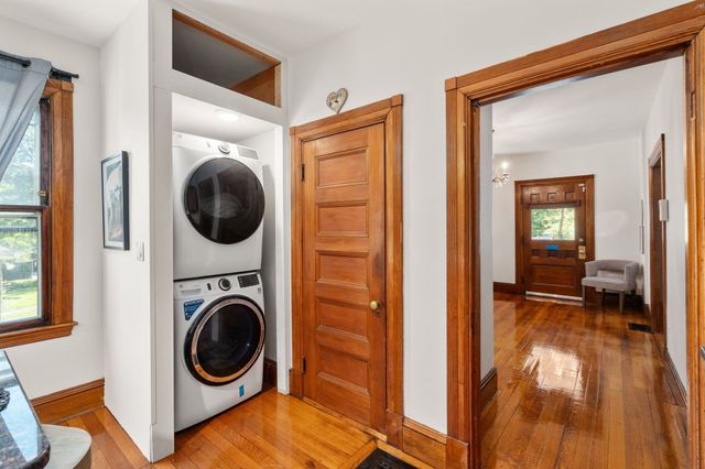 305 Central Street, Newton, MA 02466