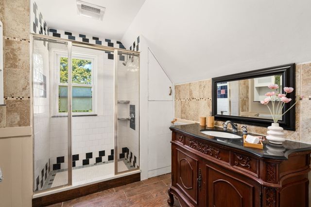 305 Central Street, Newton, MA 02466
