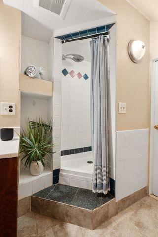 305 Central Street, Newton, MA 02466
