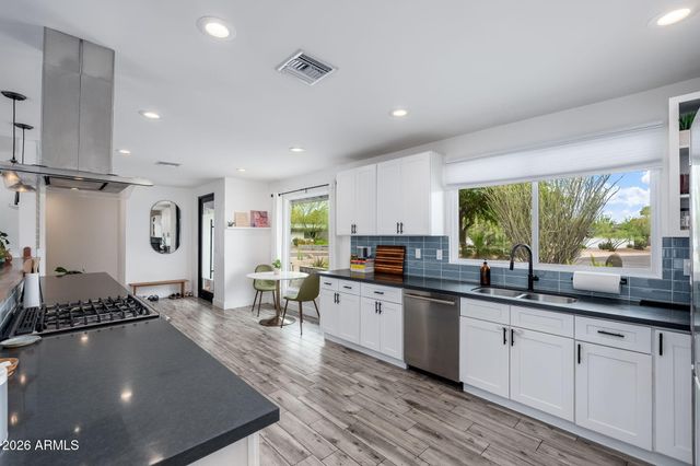 4338 E RANCHO Drive, Phoenix, AZ 85018