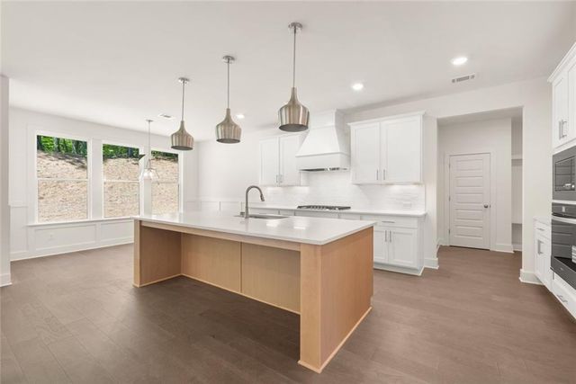 8330 Creekside Overlook Drive, Gainesville, GA 30506