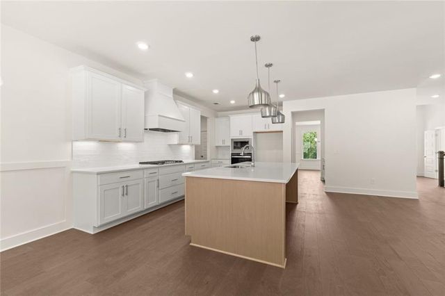 8330 Creekside Overlook Drive, Gainesville, GA 30506