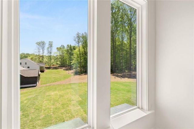 8330 Creekside Overlook Drive, Gainesville, GA 30506