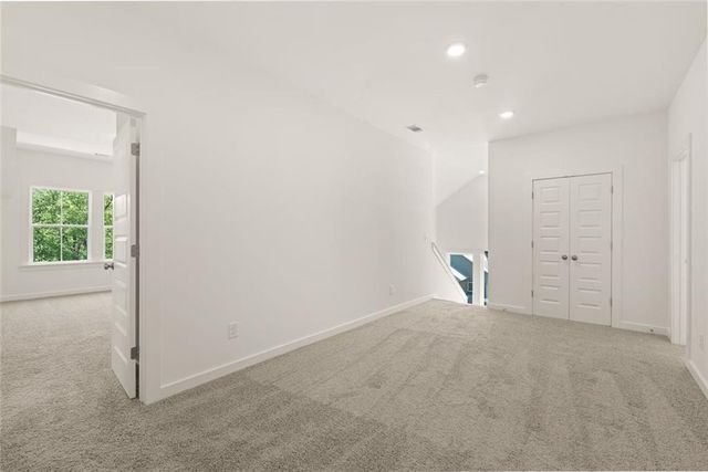 8330 Creekside Overlook Drive, Gainesville, GA 30506
