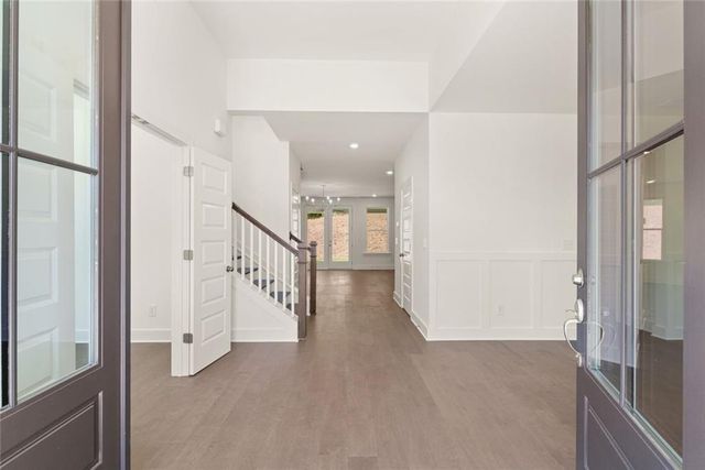 8330 Creekside Overlook Drive, Gainesville, GA 30506