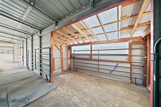 1460 Horseshoe Gulch Road, Manhattan, MT 59741