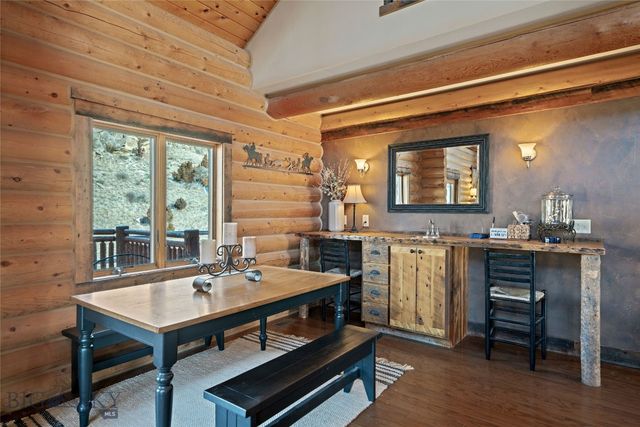 1460 Horseshoe Gulch Road, Manhattan, MT 59741